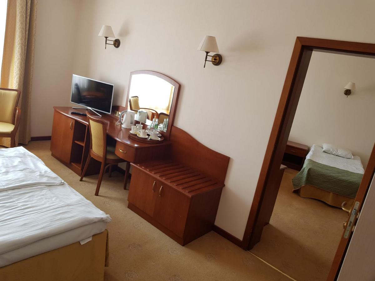 Hotel Sympozjum & Spa Краков Экстерьер фото