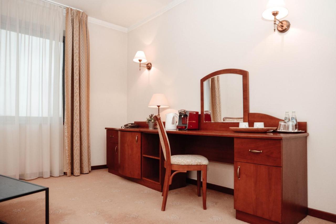 Hotel Sympozjum & Spa Краков Экстерьер фото
