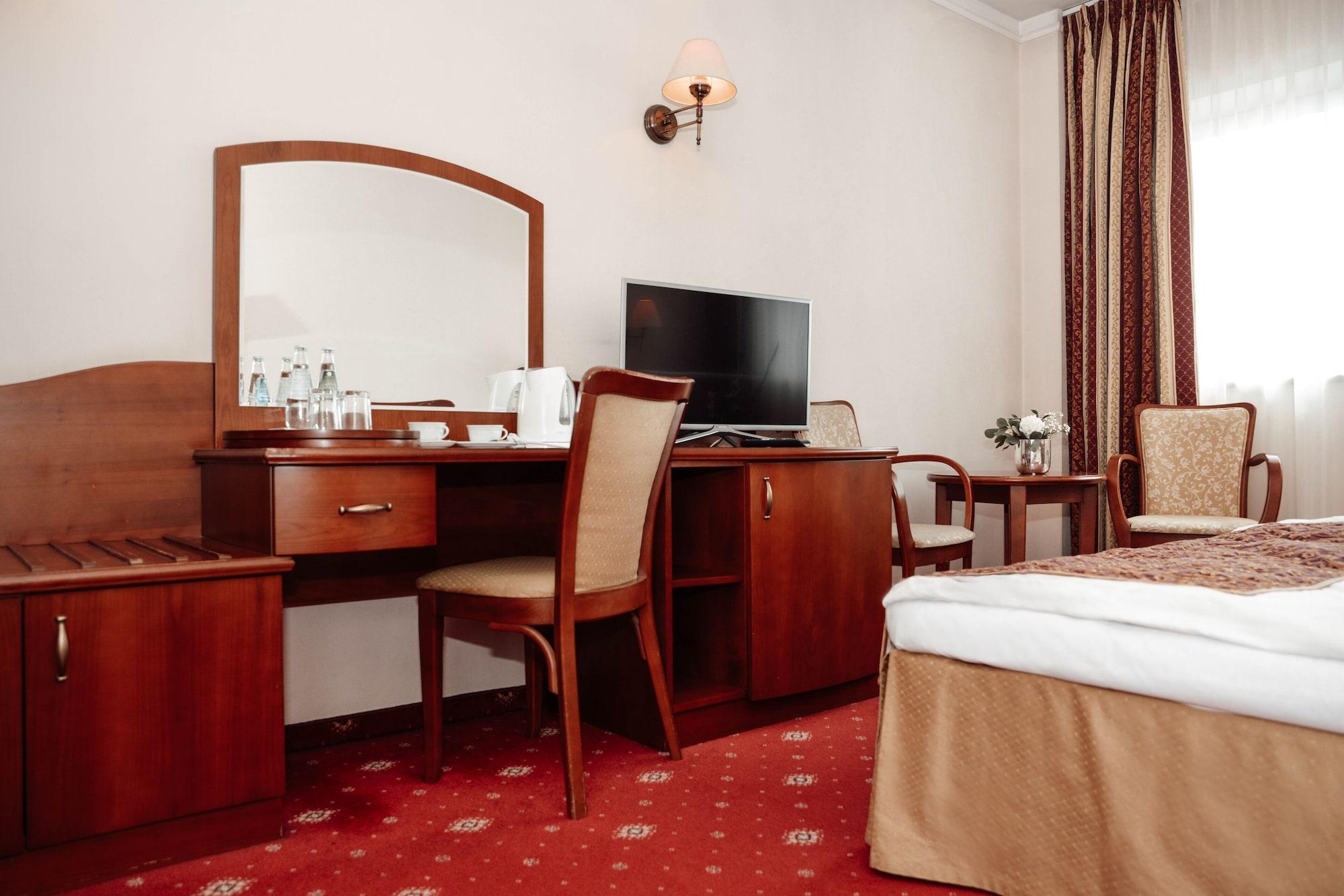 Hotel Sympozjum & Spa Краков Экстерьер фото