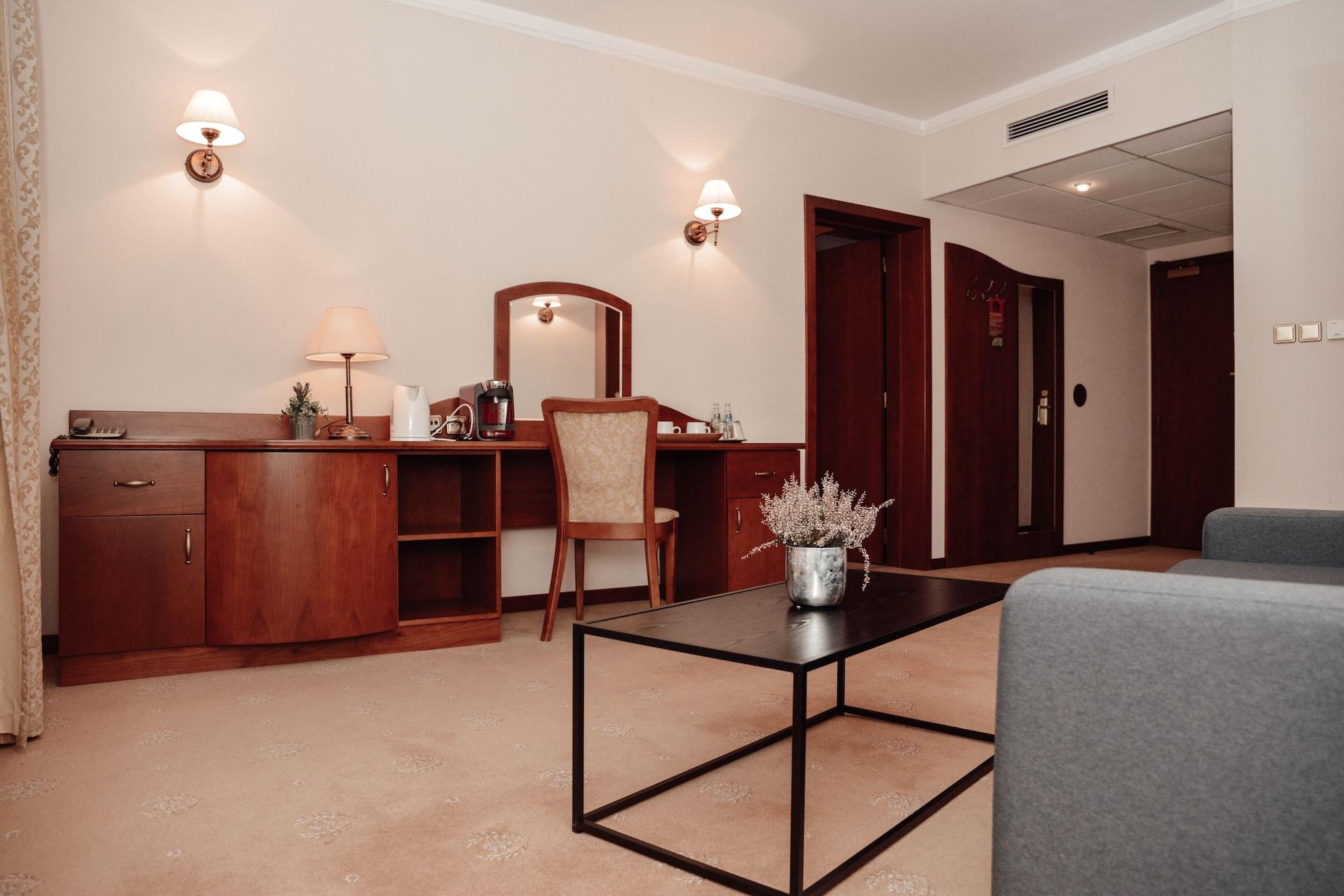 Hotel Sympozjum & Spa Краков Экстерьер фото
