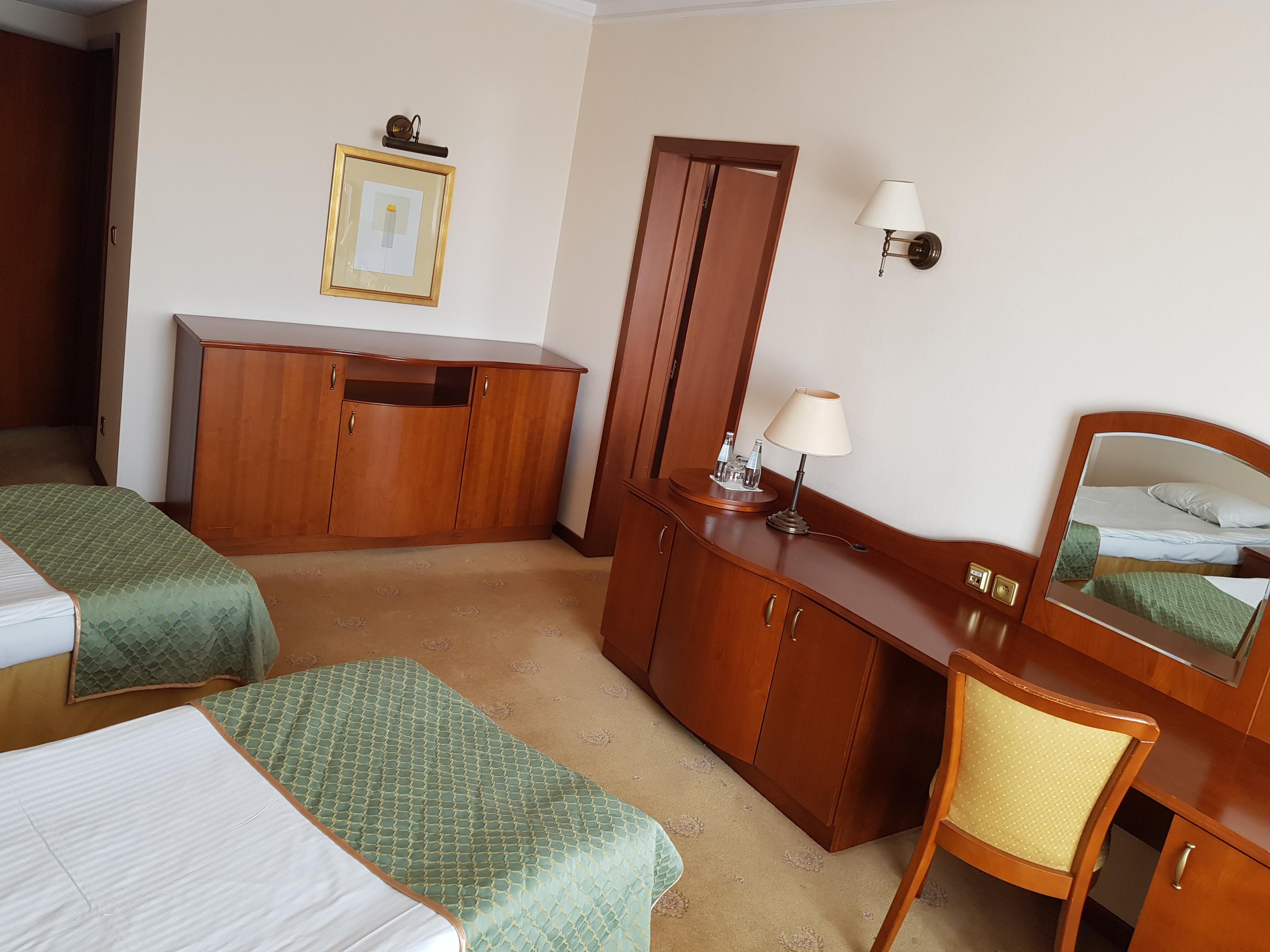 Hotel Sympozjum & Spa Краков Экстерьер фото