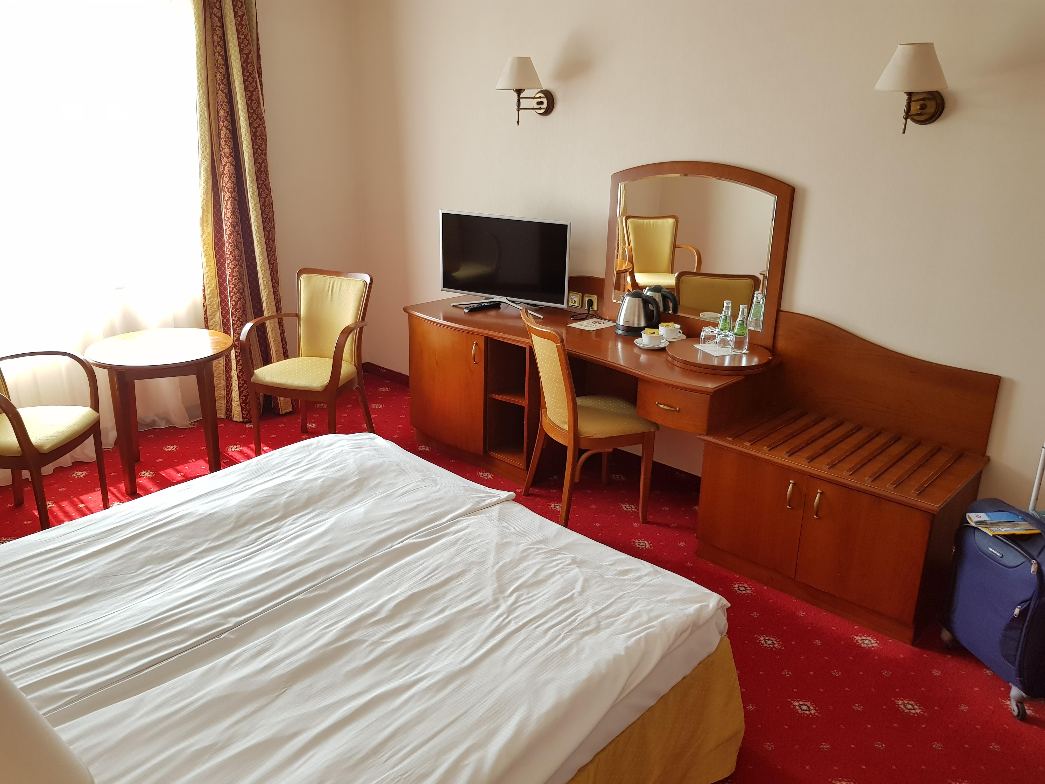 Hotel Sympozjum & Spa Краков Экстерьер фото