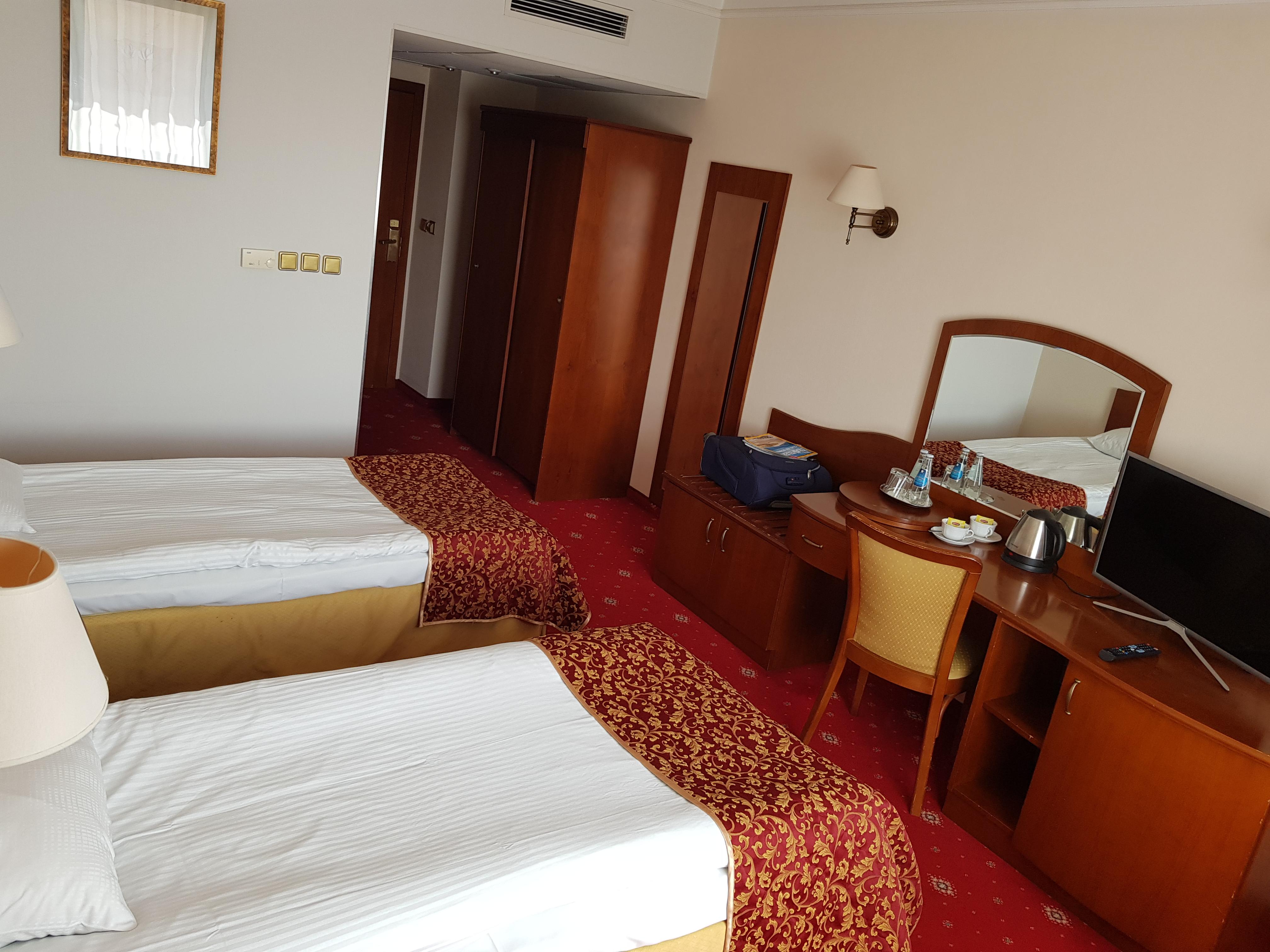 Hotel Sympozjum & Spa Краков Экстерьер фото