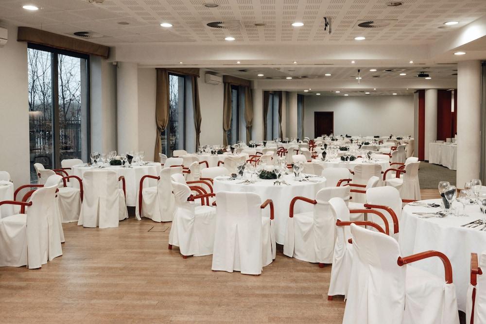 Hotel Sympozjum & Spa Краков Экстерьер фото