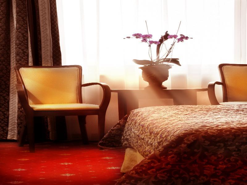 Hotel Sympozjum & Spa Краков Экстерьер фото